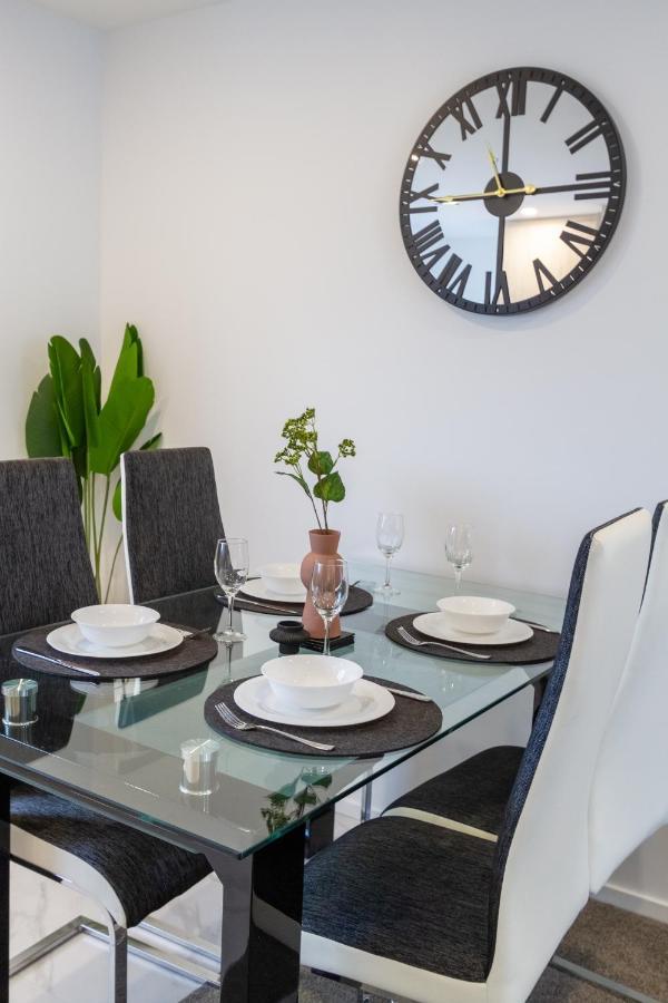 Tuam Street Treasure- 2 Bed 2 Bath Apartment Christchurch Bagian luar foto